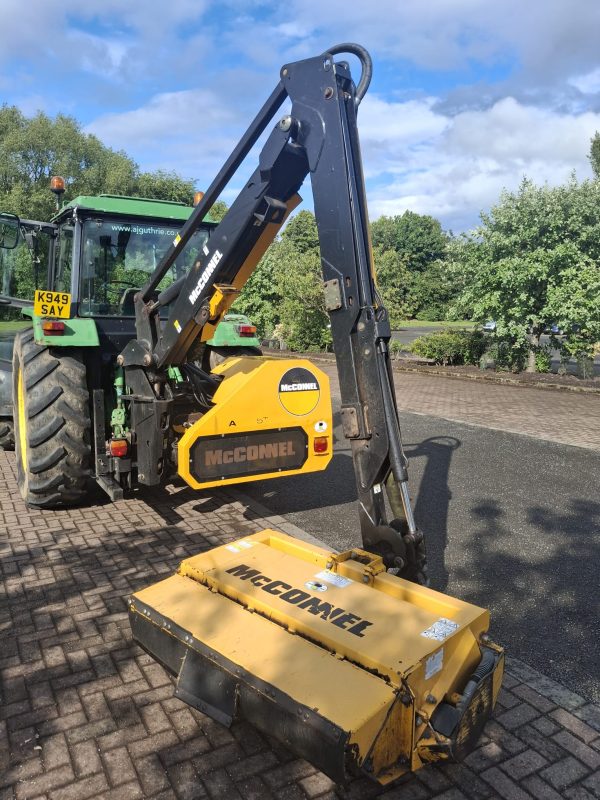 2017 McConnel 6565T - Image 4