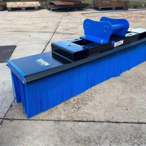 BISON YARD BRUSH